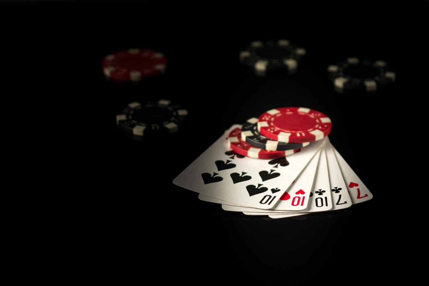 ポーカーのルール簡単解説！テキサスホールデムのやり方やコツを紹介